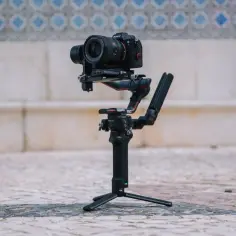 Jak wybrać idealny gimbal do aparatu: porównanie topowych modeli 2025